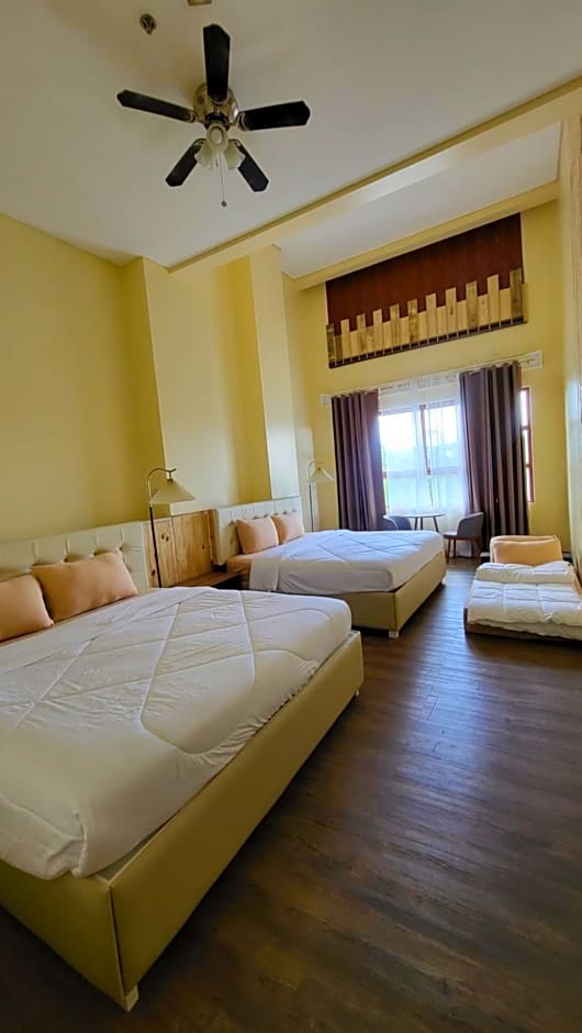 Unit 444,Privately owned, 1 Bedroom Suite, 2 King Bed at the Forest Lodge, Camp John Hay Suites