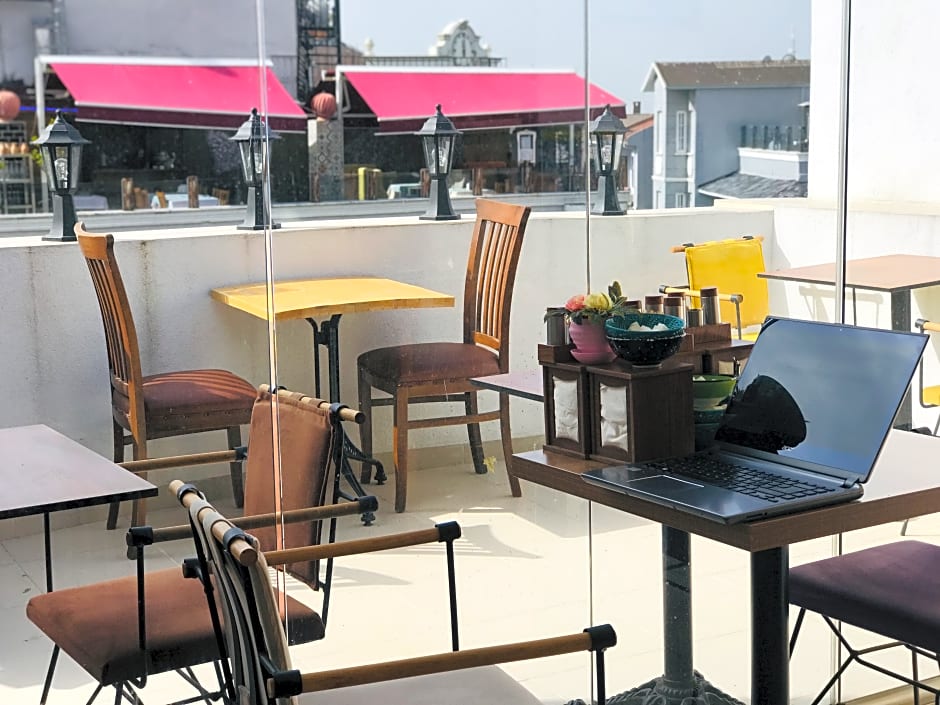 La Mer Boutique Hotel