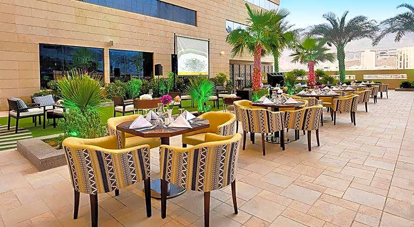 Makkah Al Aziziah By IHG