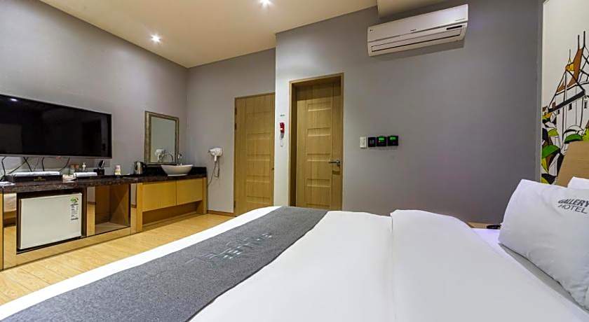 Gallery Hotel
