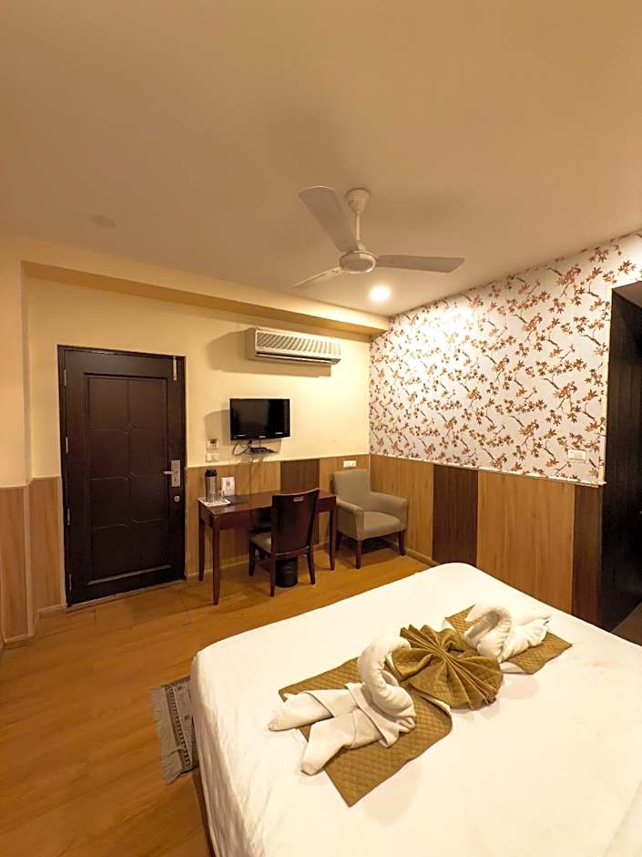 Hotel Royal Palm - A Budget Hotel in Udaipur