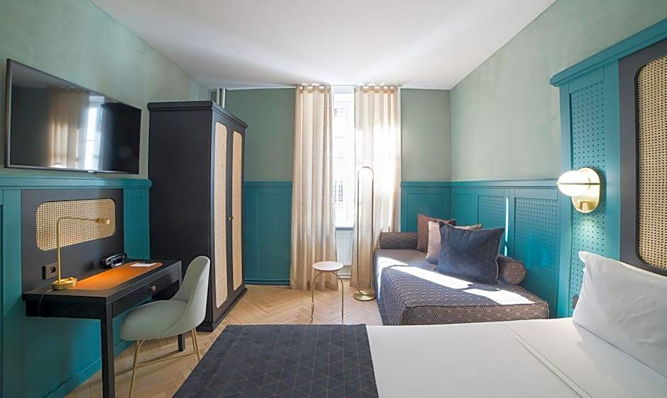 HANNONG Hotel & Wine Bar