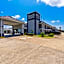Econo Lodge Inn & Suites