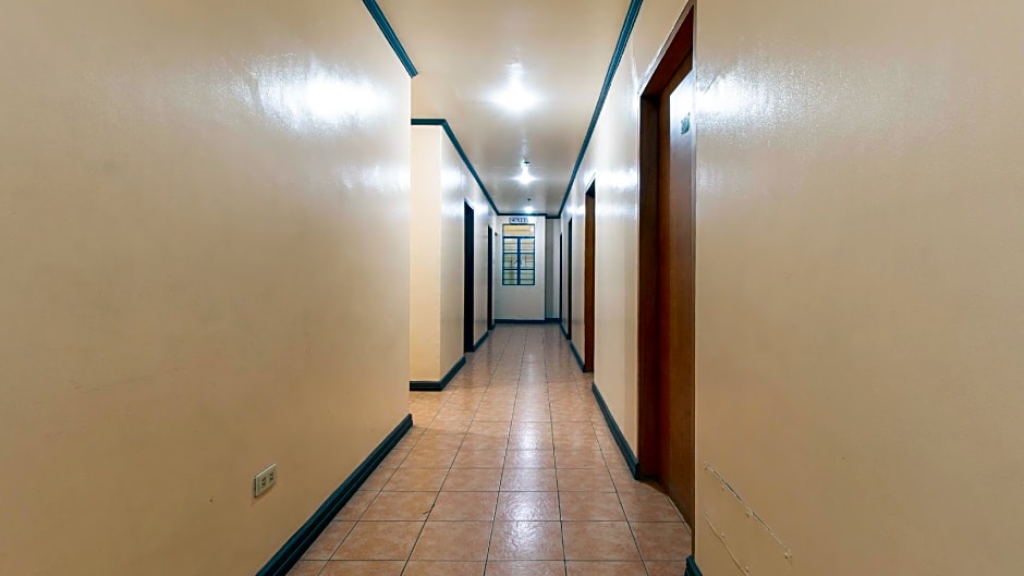 RedDoorz @ Downtown Tacloban