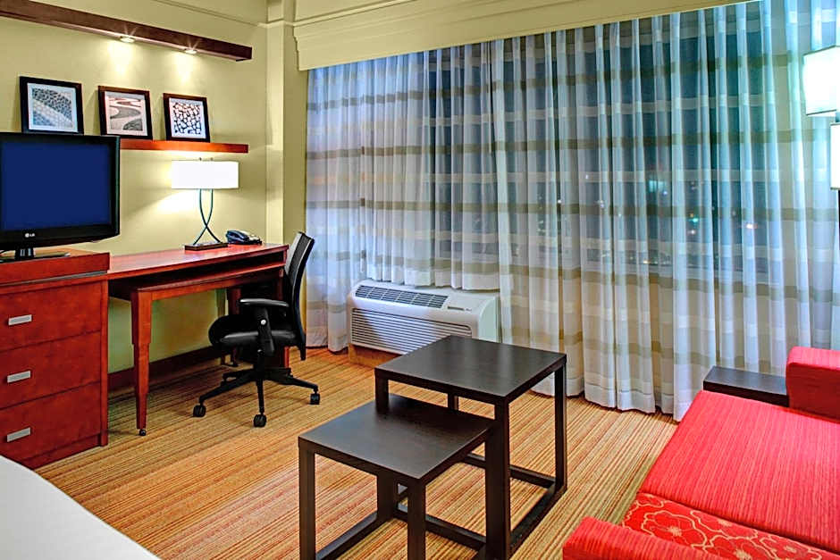 Courtyard by Marriott Greenville Downtown