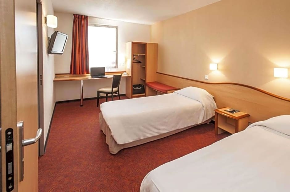 Brit Hotel Confort Montauban