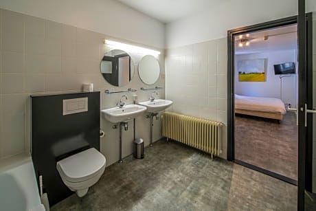 Twin Room with Bath