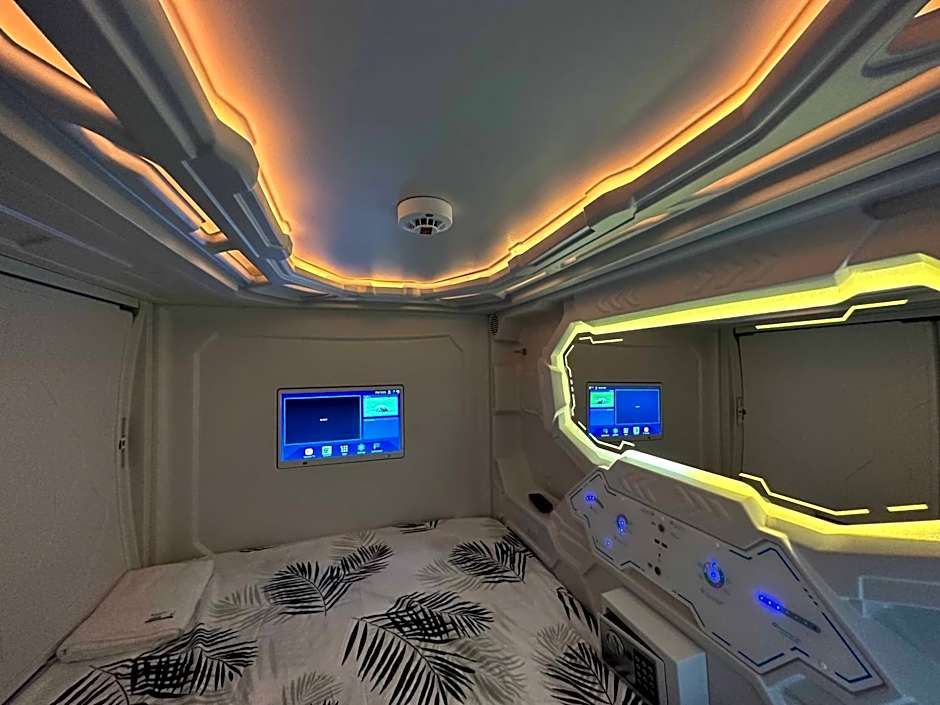 GOOD VIBES ONLY Capsule Hostel Malaga