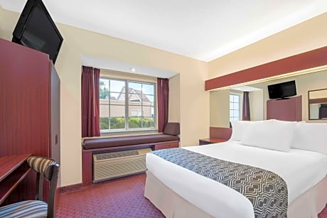 1 Queen Bed, Mobility Accessible Room, Non-Smoking