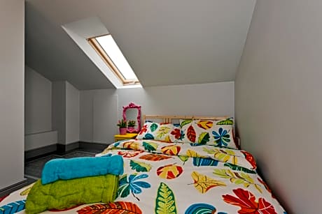 Economy Single Room with Shared Bathroom