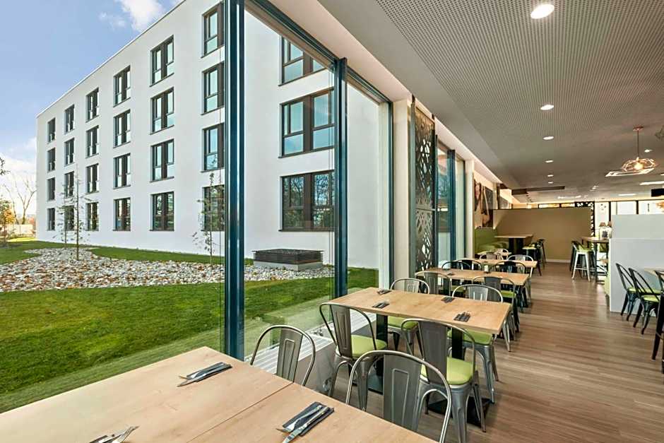 Super 8 by Wyndham Munich City North