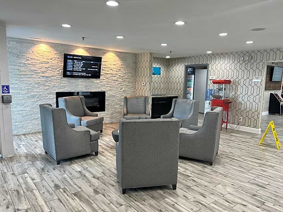 Clarion Pointe - Greensboro Coliseum Area