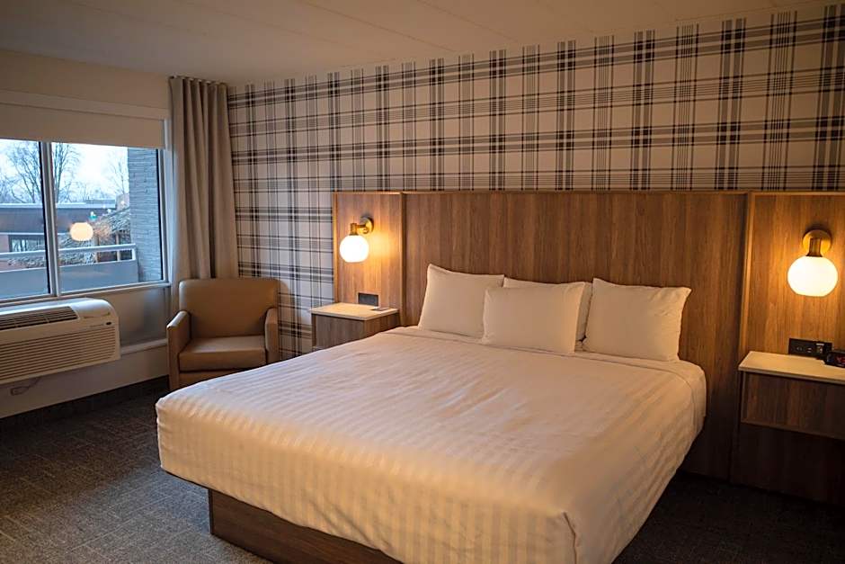 Travelodge by Wyndham Niagara Falls at the Falls