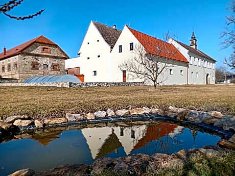 Penzion Zámek Drahonice