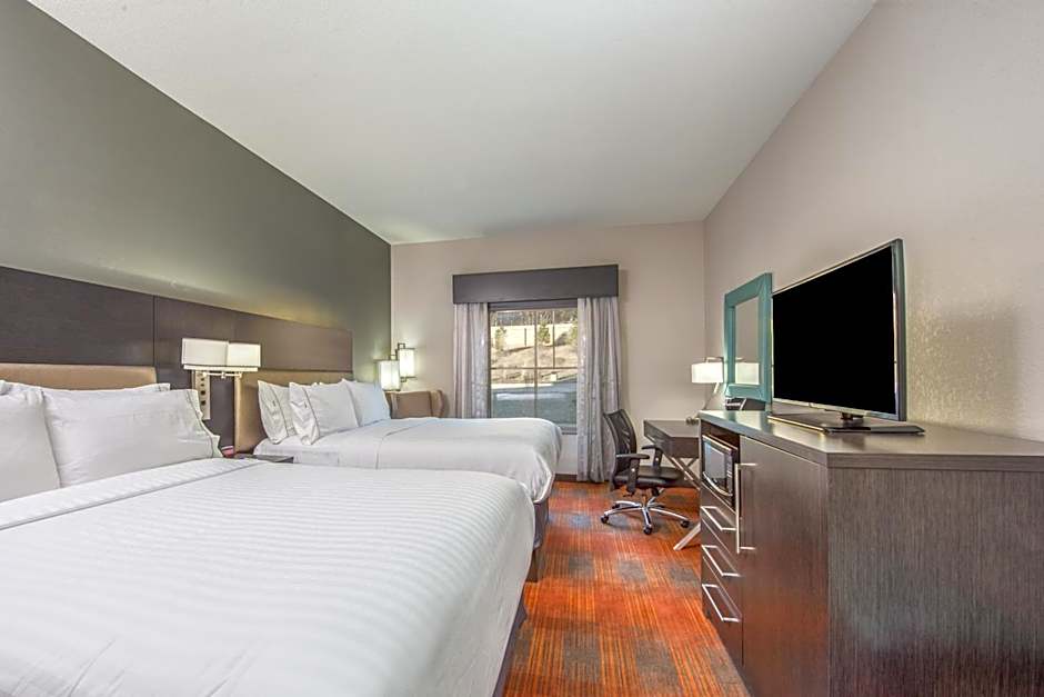 Holiday Inn Express & Suites Shawnee-Kansas City West By IHG