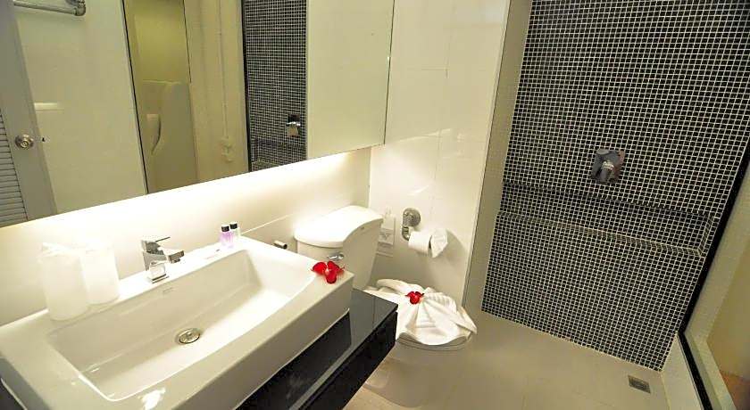 Forty Winks Phuket Hotel