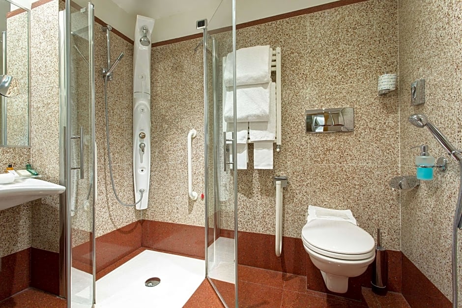 Photo 1 of 1 of 2 Beds, Accessible