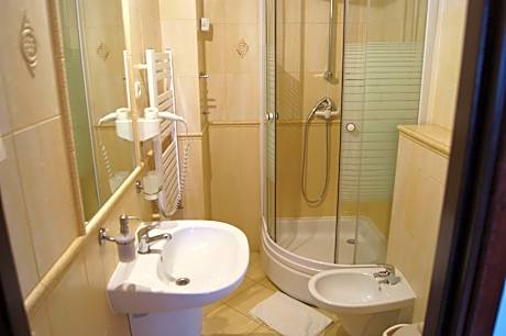 Triple Room with Bathroom