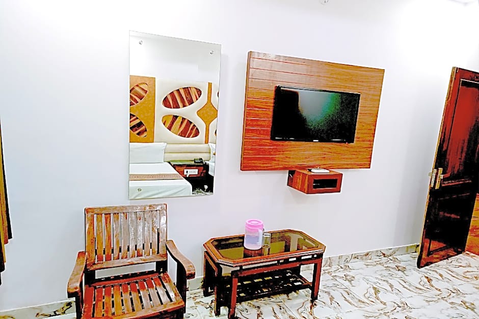 Hotel Crystal Deluxe @New Delhi Railway Station