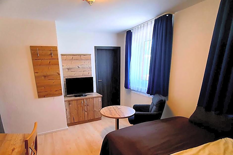 'Schlabecks - Fränkischer Hof' - - - Garni-Hotel-Pegnitz