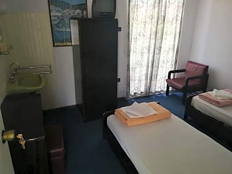 Single Room with Shared Bathroom
