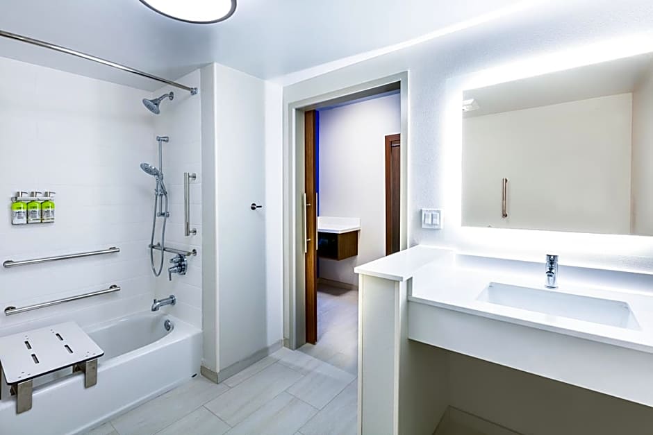 Holiday Inn Express And Suites Tulsa Northeast - Owasso By IHG
