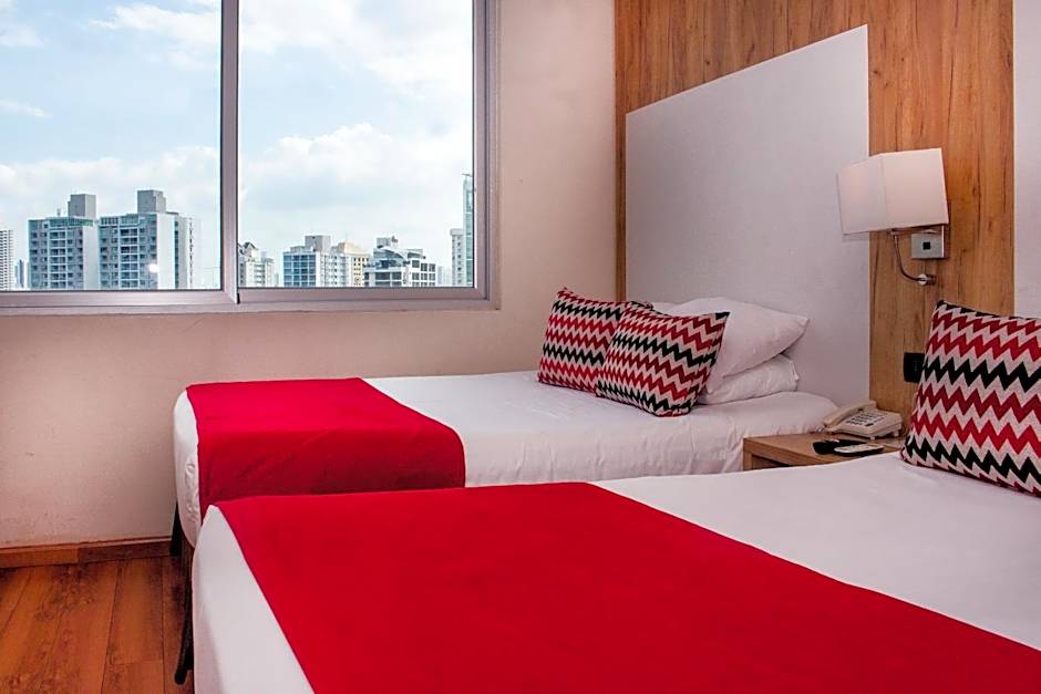 Ramada Panama Centro via Argentina