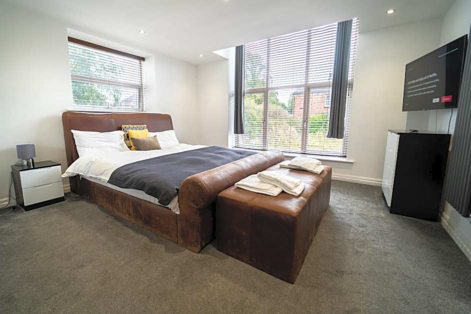 The Ashcroft Studios & Apartments with Free Parking