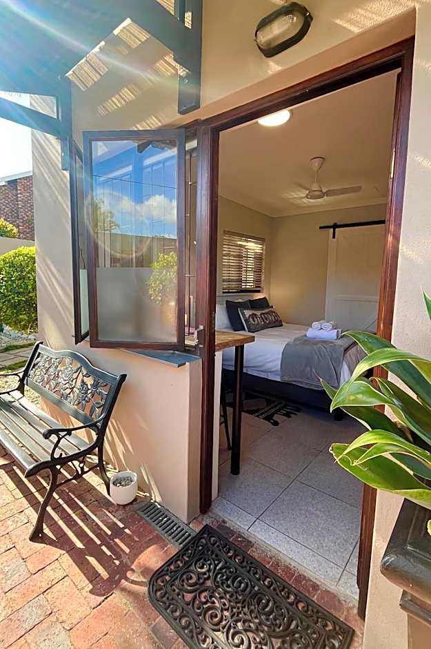 Dolphin Circle Bed and Breakfast