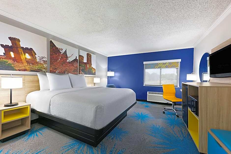 Days Inn by Wyndham Fort Smith
