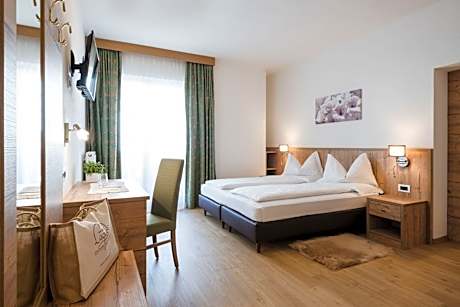 Suite with Mountain View