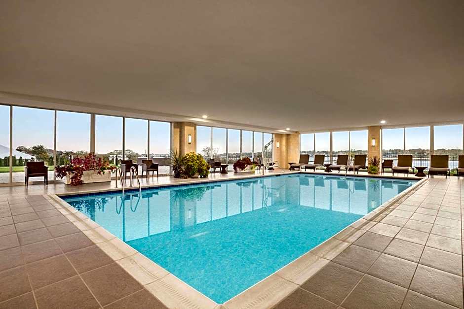 Wyndham Newport Hotel