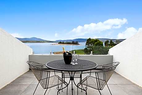 Horizons Lake Jindabyne