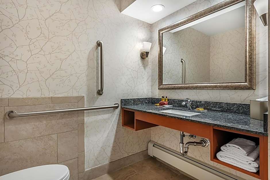 Best Western Plus Silver Saddle Inn