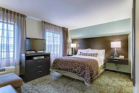 One-Bedroom Queen Suite - Non-Smoking