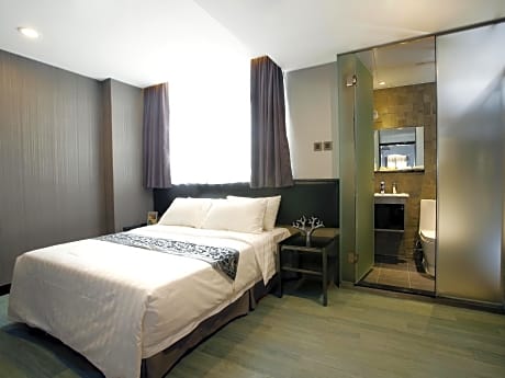 M1 North Point Hotel