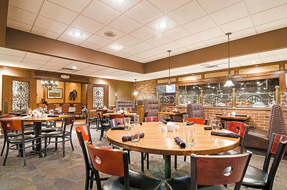 Clarion Inn Garden City
