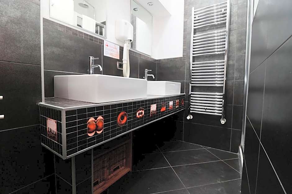 Cardinal Vatican Inn