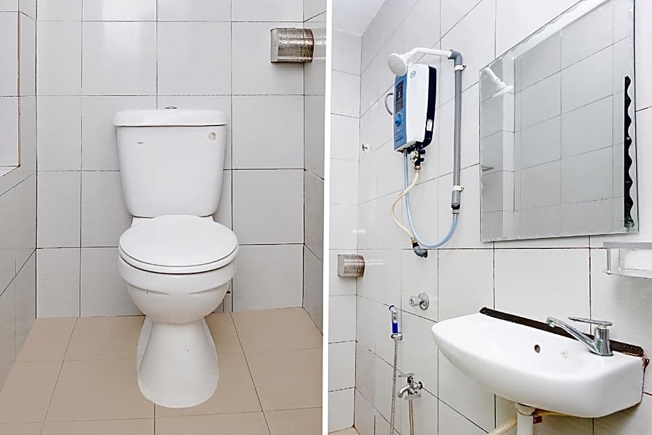 OYO 850 Gold Star Hotel