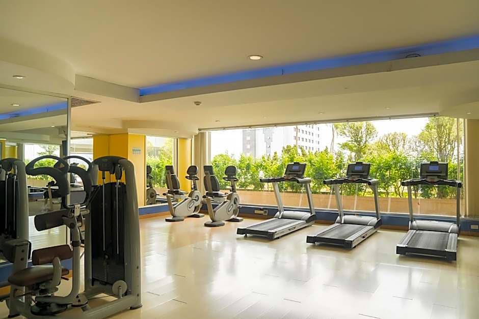 Lee Gardens Plaza Hotel (SHA Extra Plus)