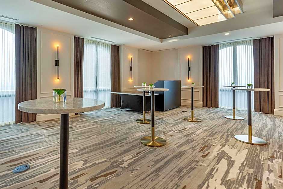 Cambria Hotel Houston Downtown Convention Center