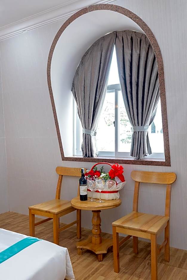 NOVENA HOTEL