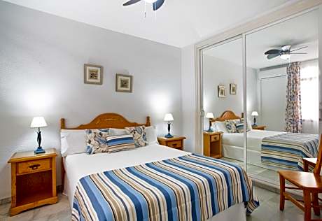 One-Bedroom Apartment (1-4 Adults)