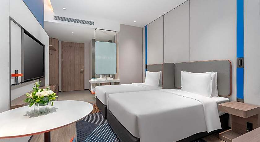 Holiday Inn Express Yinchuan Yuehai By IHG