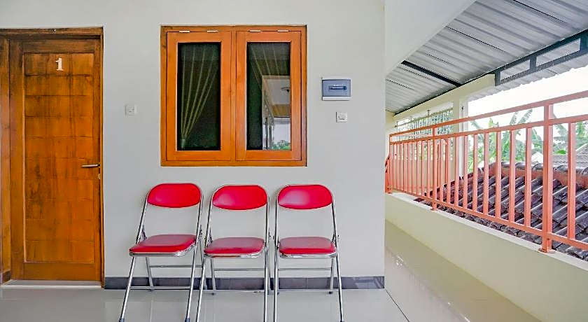 OYO 90210 Kenari House Syariah