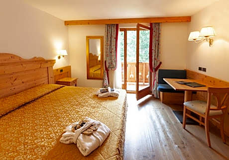 Standard Double or Twin Room with Garden View