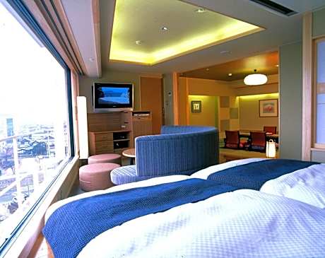 Suite with Mountain View