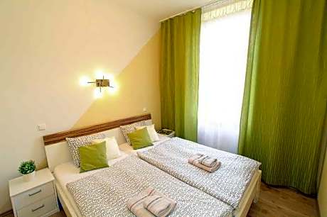 1br-luxury klimt apartment