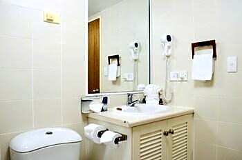 Acacia Court Hotel