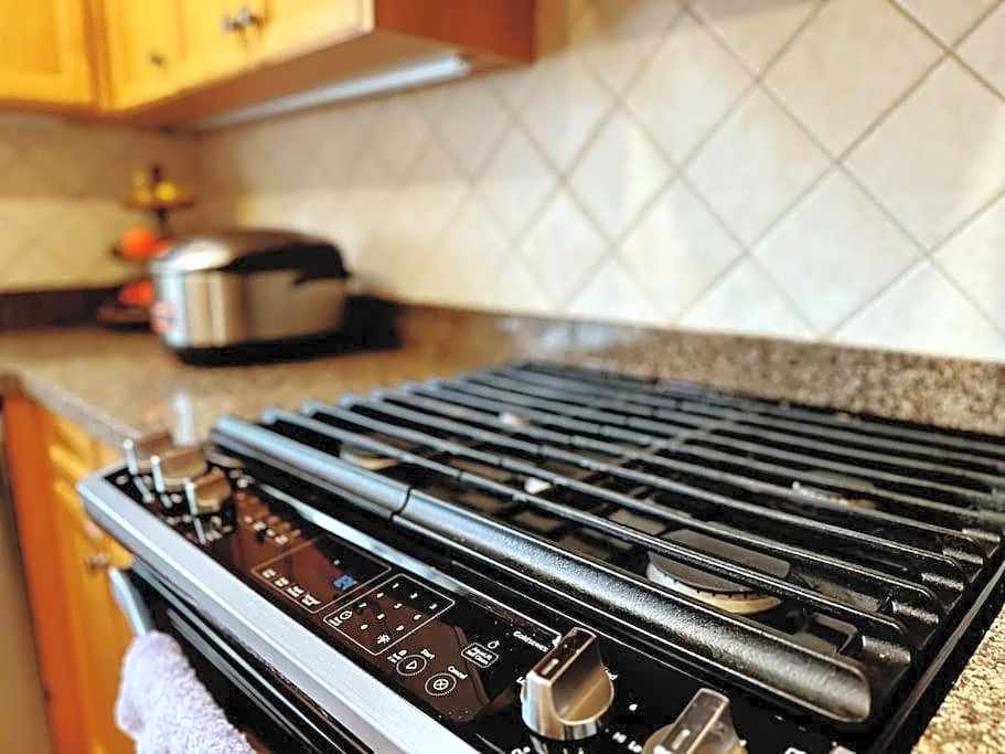 Super Cosy 8Bed & 6Bath in Vancouver heart near to airport and DownTown